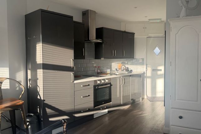 114B, Tycoch Road, Swansea photo 4
