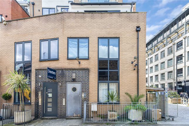 Flat to rent in Risborough Street, London