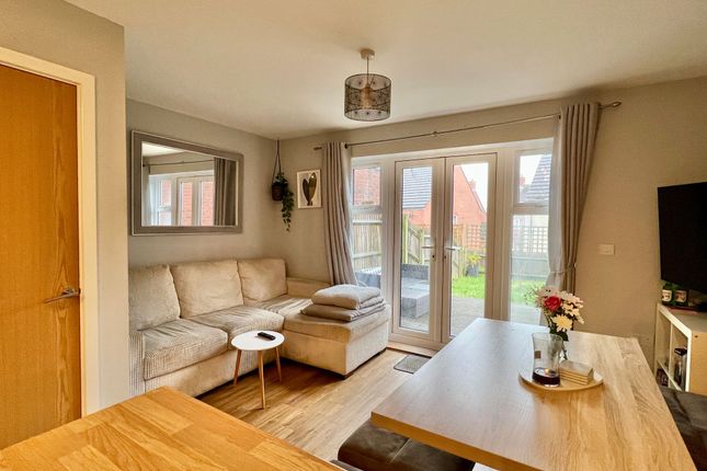 38 Grove Gate, Taunton photo 4