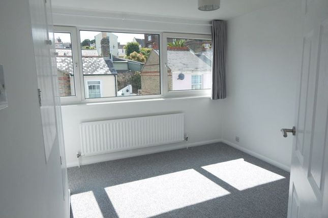 Terraced house to rent in Sun Hill, Cowes