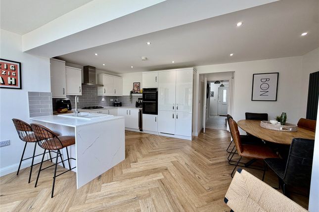 24, Gainey Gardens, Chippenham photo 3