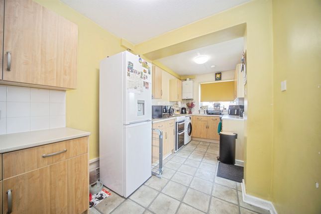 28, Alder Road, Southampton photo 4