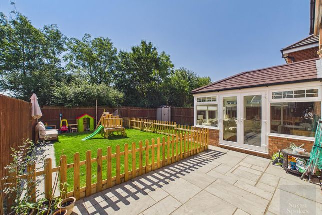 79, Cedar Drive, Jarrow photo 2