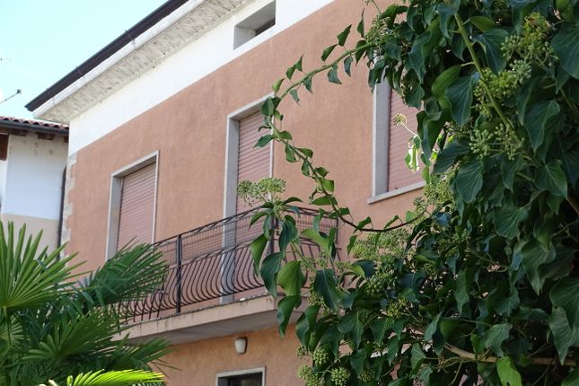 Thumbnail Detached house for sale in Via Giuseppe Mazzini 12, Paratico, Brescia, Lombardy, Italy
