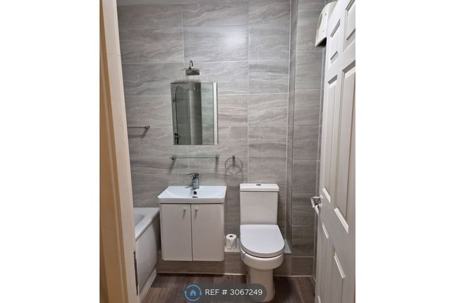 Marshall Court, Yeadon, Leeds photo 5