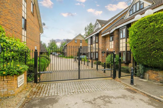 Thumbnail Flat for sale in Chequers, Hills Road, Buckhurst Hill