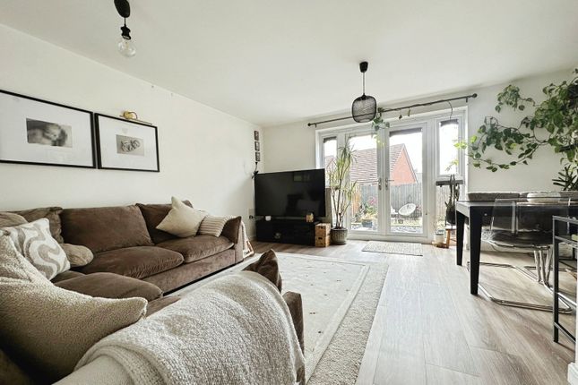 25, Croft Gardens, Oxley, Wolverhampton photo 4