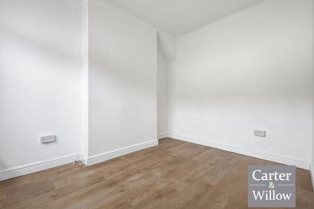 14, Gresham Road, London photo 4