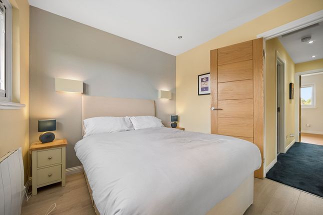 6 Preston Court, Linlithgow photo 4