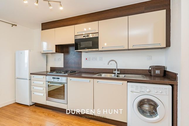 Flat 79, Cannock Court, London photo 4