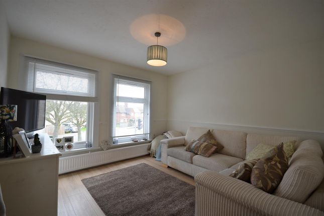 Thumbnail Flat for sale in Leavesden Road, Watford