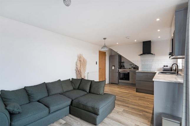 Thumbnail Flat for sale in Cannon Hill Lane, London