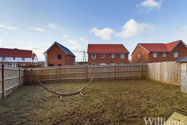 Town house for sale in Armstrongs Fields, Kingsbrook, Aylesbury