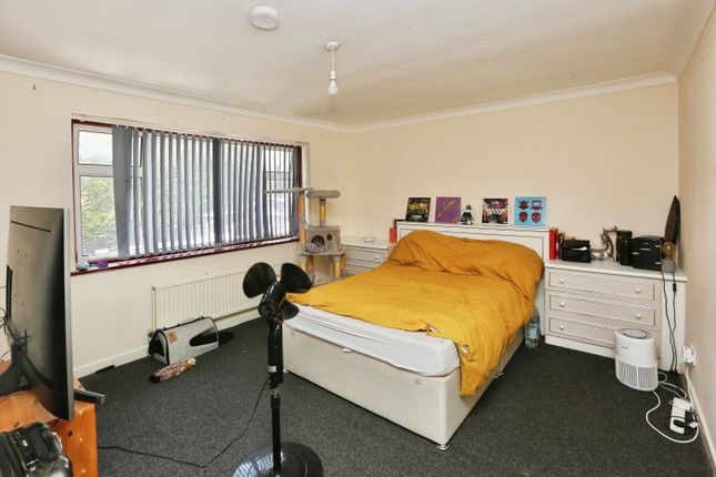 High Peak, Rownhams Lane, Southampton photo 2