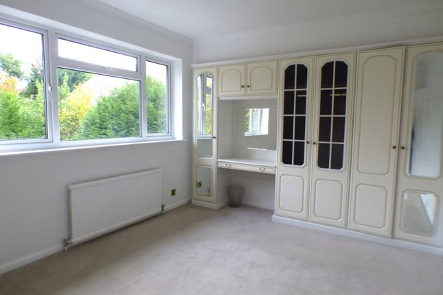 Keswick Road, Leatherhead photo 4
