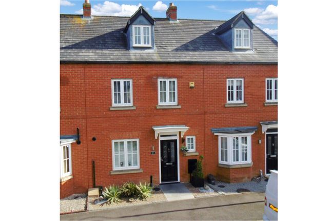 Thumbnail Terraced house for sale in Owlswood, Sandy