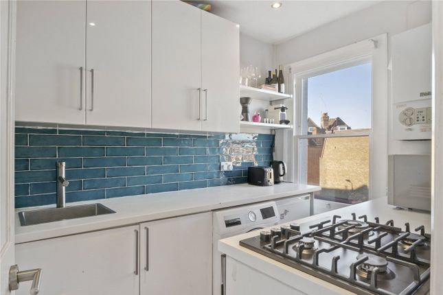 Flat for sale in Stapleton Hall Road, London