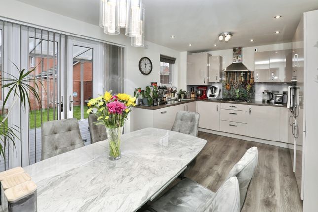11, Haleforest Grove, Liverpool photo 4