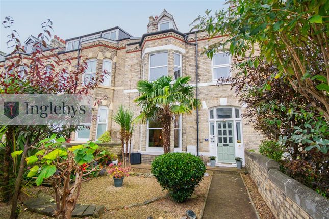 2-bed flat on Hilda Place, Saltburn-By-The-Sea, £220,000