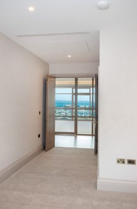 Flat for sale in Royal Terrace, Glategny Esplanade, St. Peter Port, Guernsey