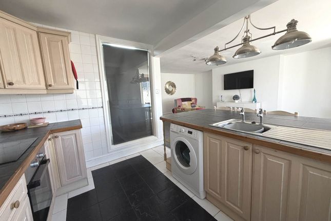 Flat 1, The Beacon, Exmouth photo 4