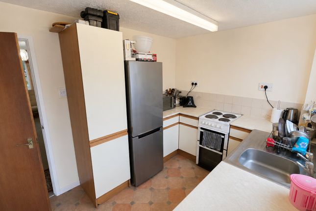 Lloyd Close, Taunton photo 4