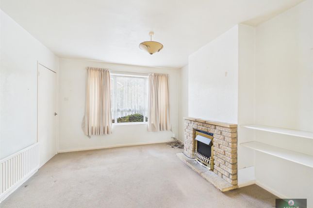21, Constable Road, Crawley photo 2