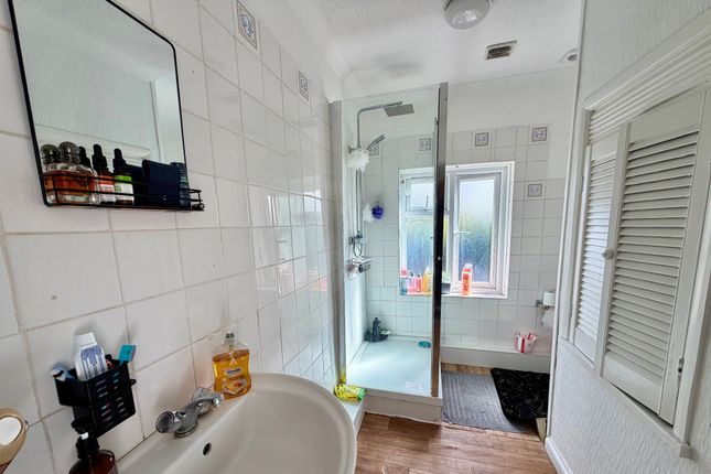 163a Stoke Road, Slough photo 4