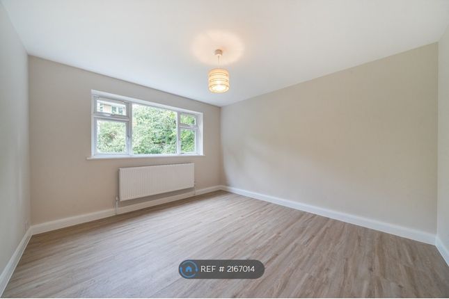 Flat, Greyfriars Wells Park Road, London photo 5