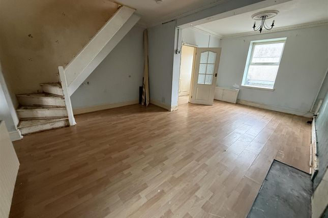 5, Druce Street, Llanelli photo 4