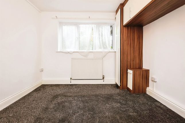 Flat for sale in Arosa Drive, Birmingham