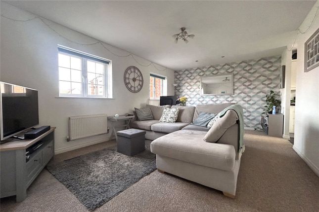 15, Vixen Drive, Hampshire photo 3