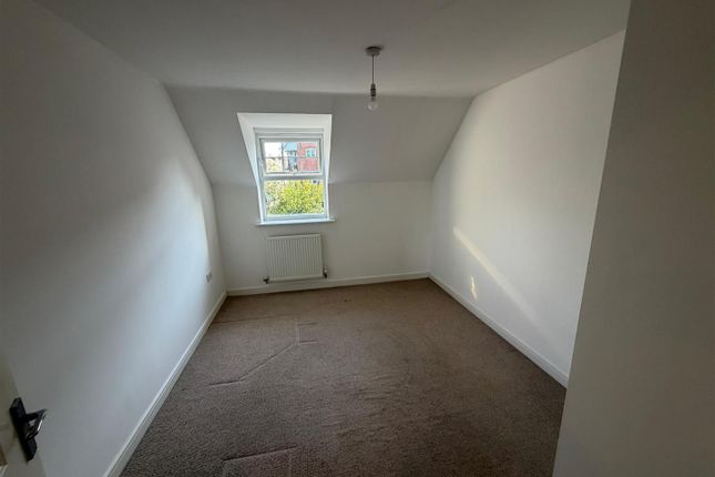 Flat 7, 9, Wells View Drive, Bromley photo 3