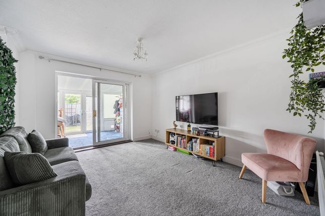 10 Orchard Close, Winchester photo 4