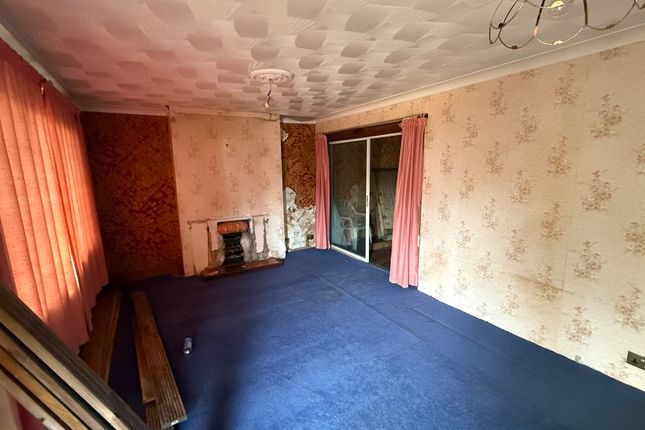 9 Snelling Avenue, Northfleet, Gravesend photo 2