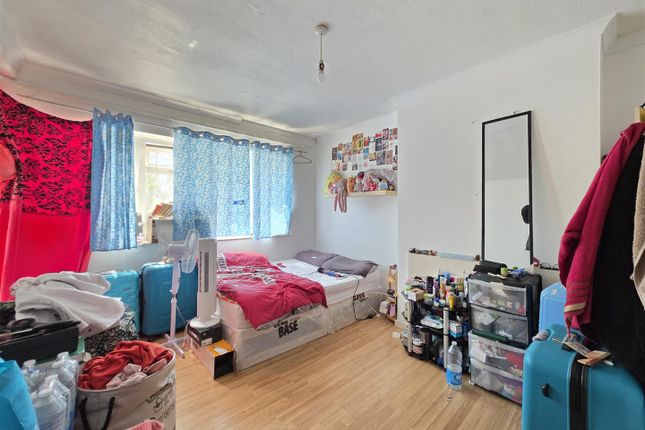 2 Wheatley Mansions, Bevan Avenue, Barking photo 4