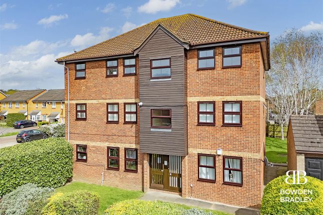 Thumbnail Flat for sale in Maple Close, Ilford