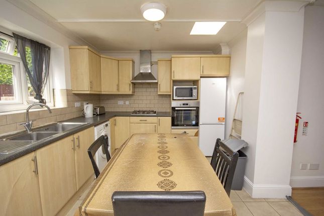 9, Wroughton Terrace, London photo 2