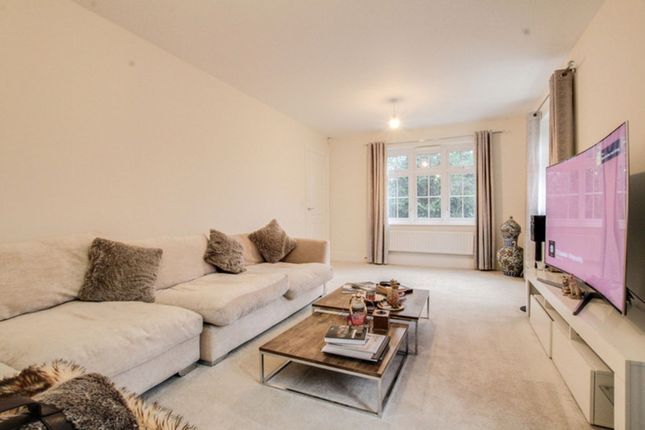 89 Sellars Way, Basildon photo 3
