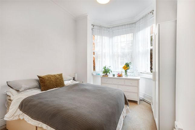 Flat 31,, Arlington Park Mansions, London photo 3