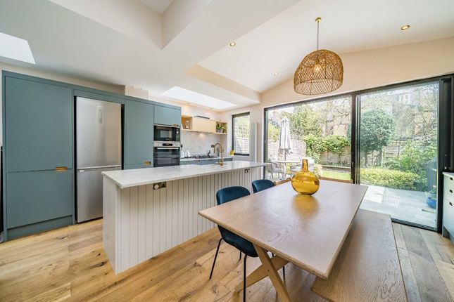 121a, Louisville Road, London photo 2