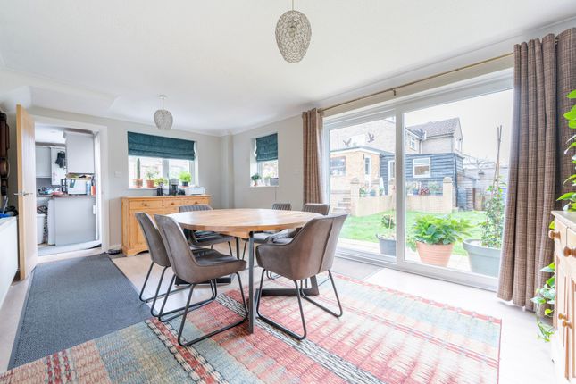 10 Lark Rise, Sudbury photo 2