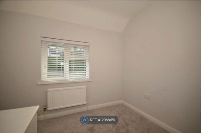 Room   Denton Drive, Brighton photo 2