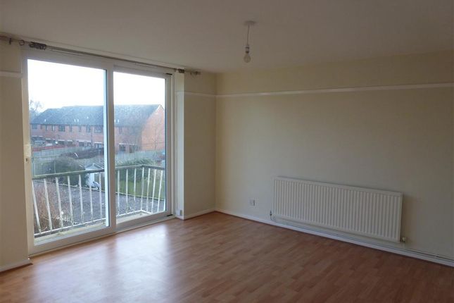 Thumbnail Flat to rent in Priory Crescent, Aylesbury