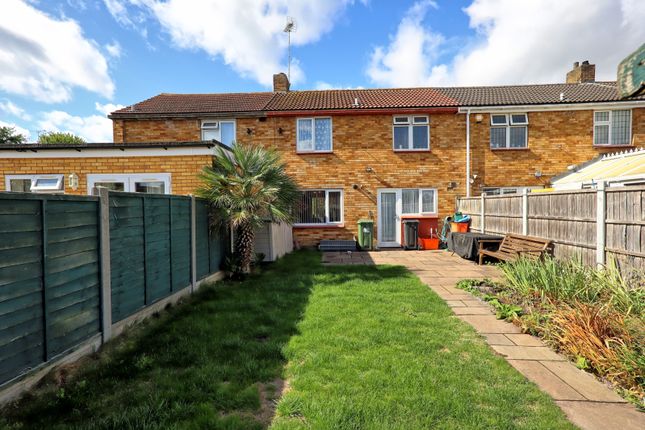 115, Codenham Green, Basildon photo 4