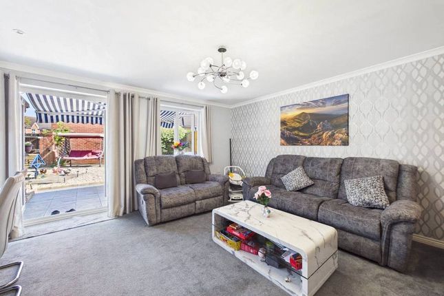 45, Wittering Way Kingsway, Gloucester photo 2