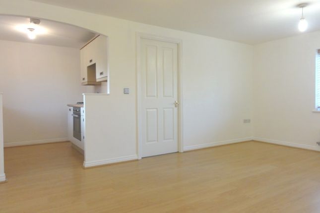92, Turners Court, Northampton photo 3