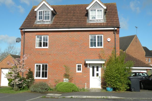 Thumbnail Terraced house to rent in Walker Grove, Hatfield