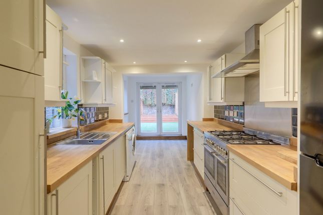 128 Leahurst Road, Hither Green photo 2