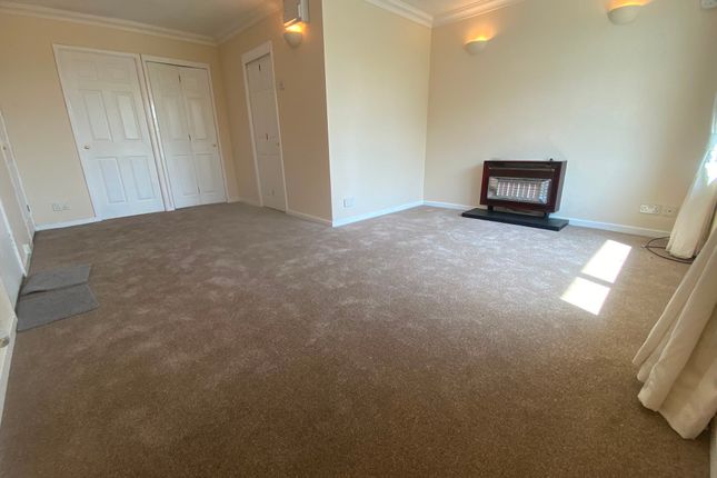 Flat 8 Beauchamp Court, Beauchamp Avenue, KIDDERMINSTER photo 3